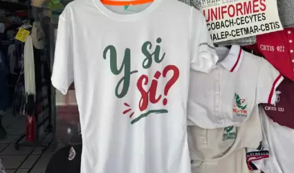 Venta de playeras de la Selecci�n Mexicana.