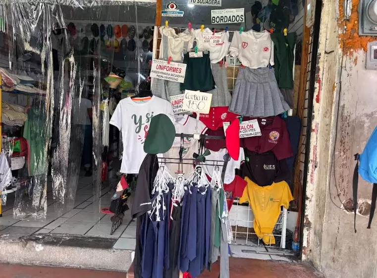 Venta de playeras de la Selecci�n Mexicana.