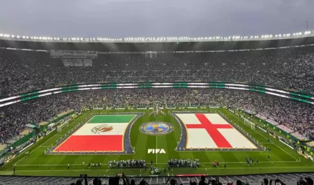 Aspectos del partido entre las Selecciones de M�xico e Inglaterra