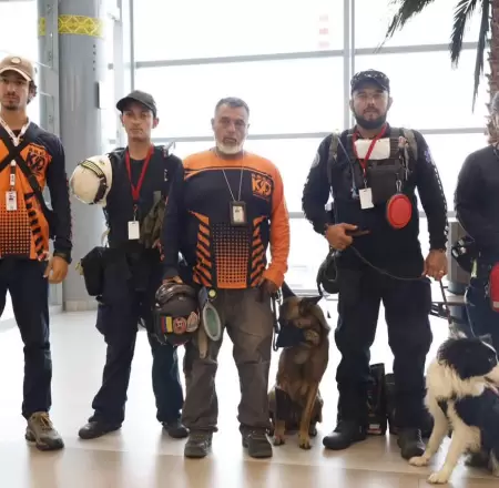 Regresan brigadistas que salieron a Venezuela a apoyar en labores de rescate