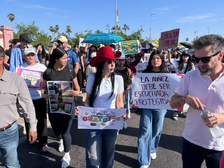 Lupita Villalobos encabeza manifestaci�n