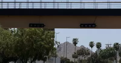 Sem�foros en puente del bulevar Luis Encinas