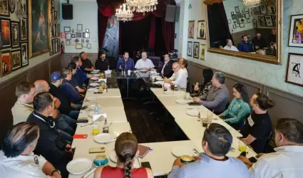 Burgue�o destaca avances de gobiernos de Morena ante empresarios de Tijuana