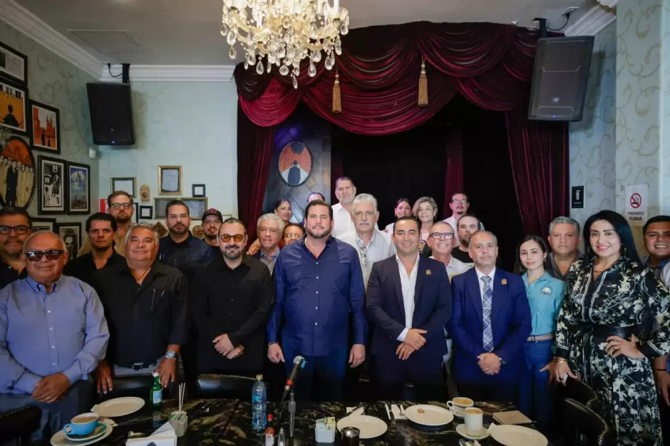 Burgue�o destaca avances de gobiernos de Morena ante empresarios de Tijuana