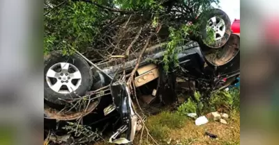 volcamiento de un veh�culo en el tramo �muris a Nogales.