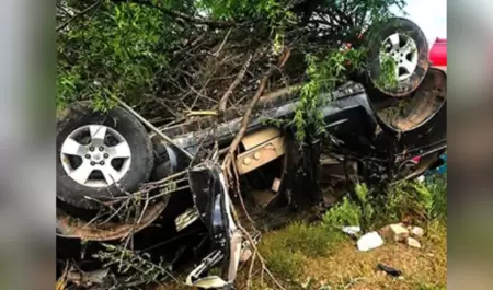 volcamiento de un veh�culo en el tramo �muris a Nogales.
