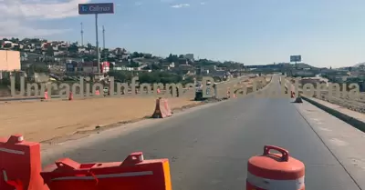 Cierran parcialmente el bulevar 2000 por derrame de sustancia corrosiva en Tijua
