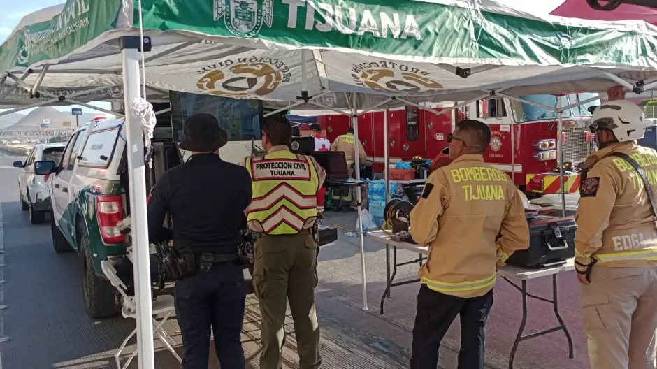 Atiende XXV Ayuntamiento de Tijuana derrame de material qu�mico sobre el bulevar 2000