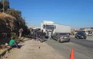 Choque entre tr�iler y taxi deja 22 lesionados en el bulevar 2000