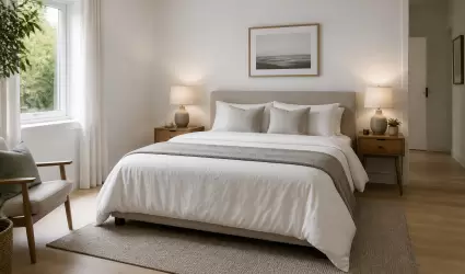 rec�mara con cama y espacio de circulacion