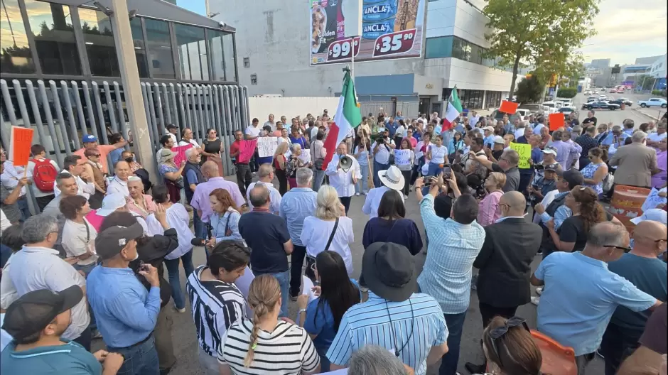 Se manifiesta para exigir liberaci�n de Ruffo Appel; panista y expanistas denuncian a gobernadora