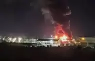 Incendio consume tres bodegas y moviliza a 50 bomberos en Hermosillo